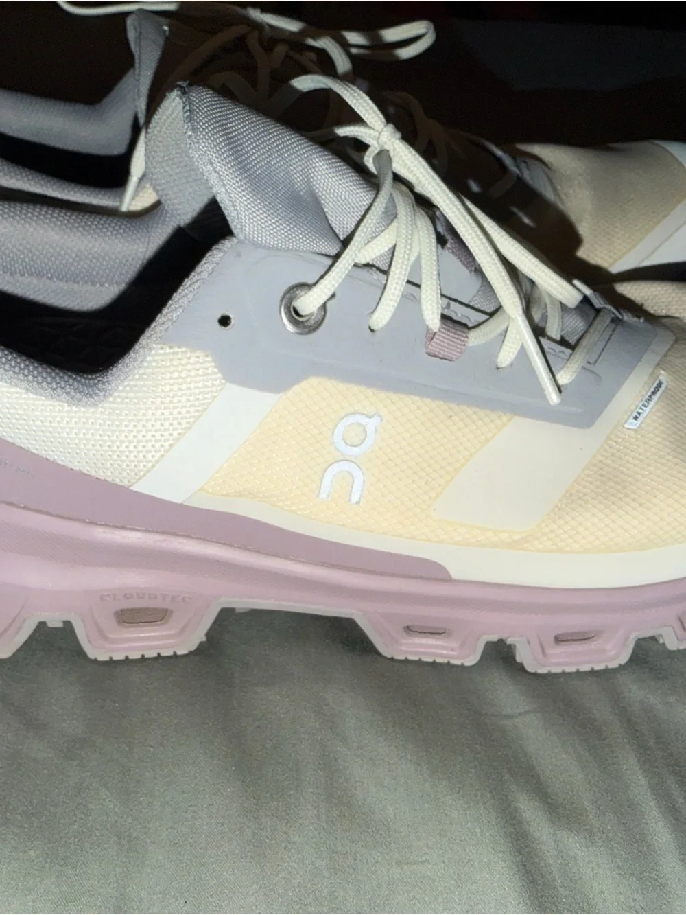 On Cloudventure Women’s Trail Shoe — Cream & Mauve